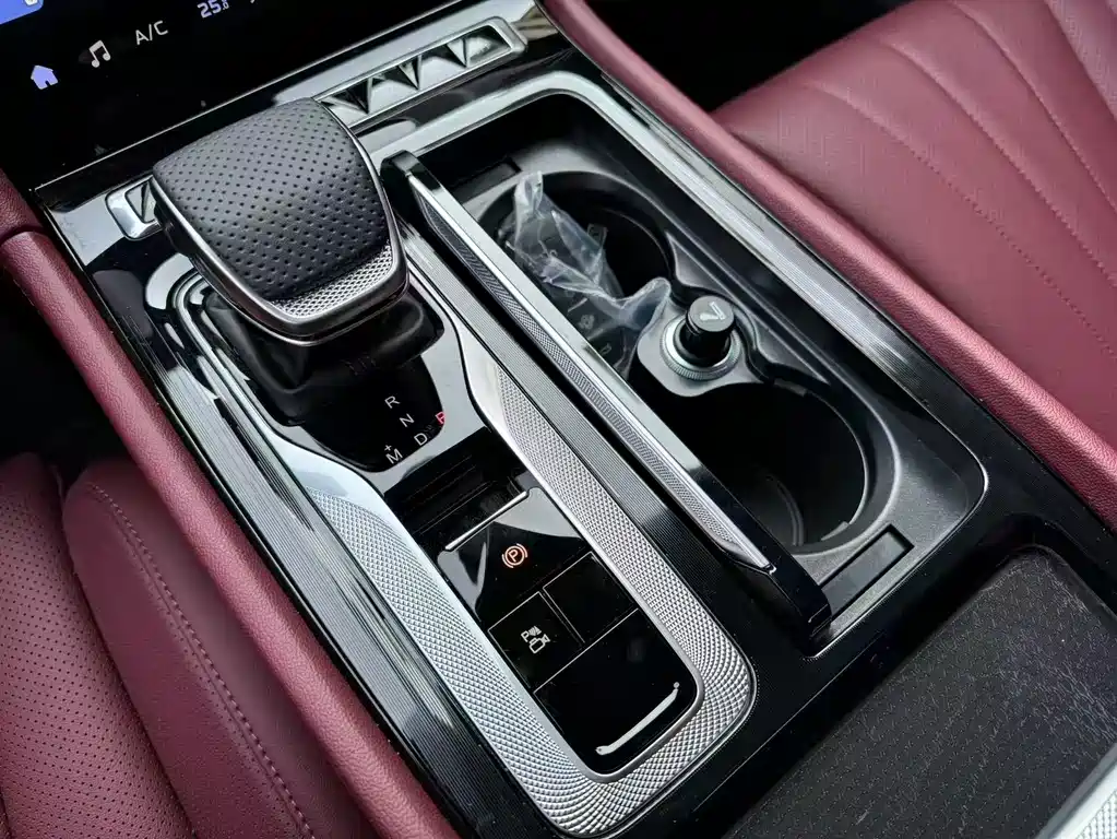 Hongqi Hongqi H5 — миниатюра 10