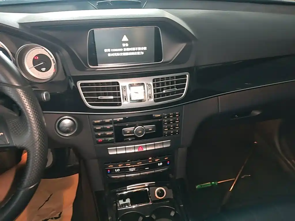 Mercedes-Benz E-Class — миниатюра 13