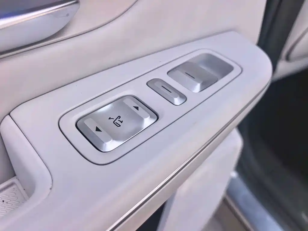 XPeng G9 — миниатюра 12