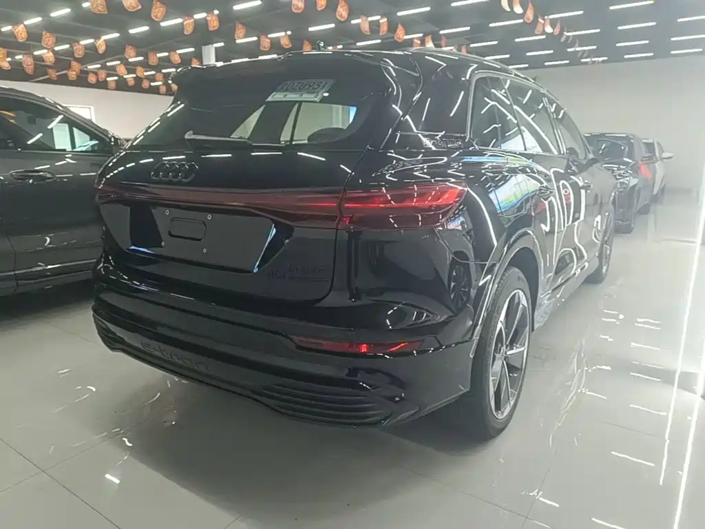 Audi Q5 e-tron — миниатюра 7