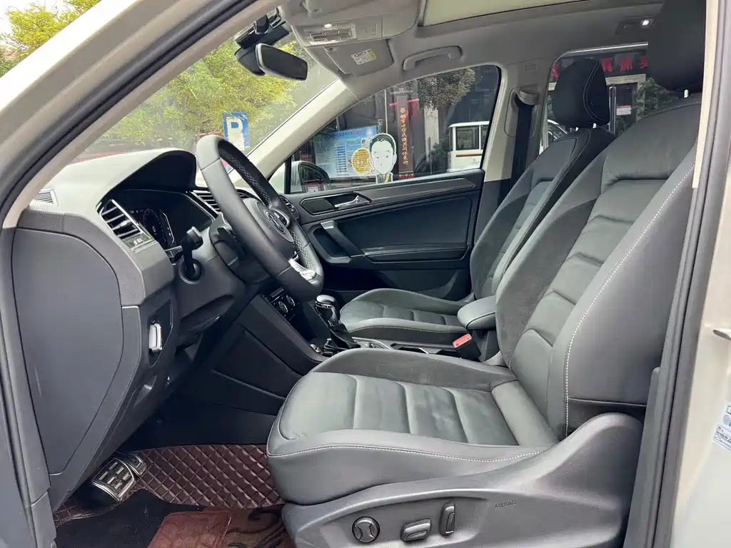 Volkswagen Tiguan L L 2021 330TSI AT R-Line Flagship