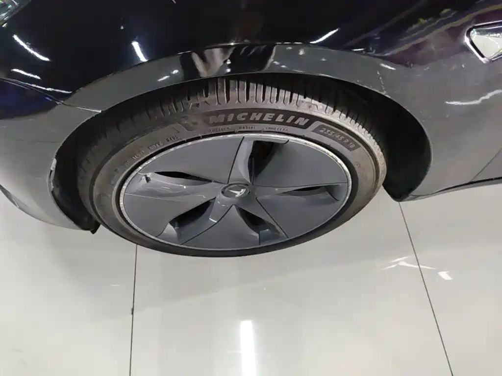 Tesla Model 3 — миниатюра 23
