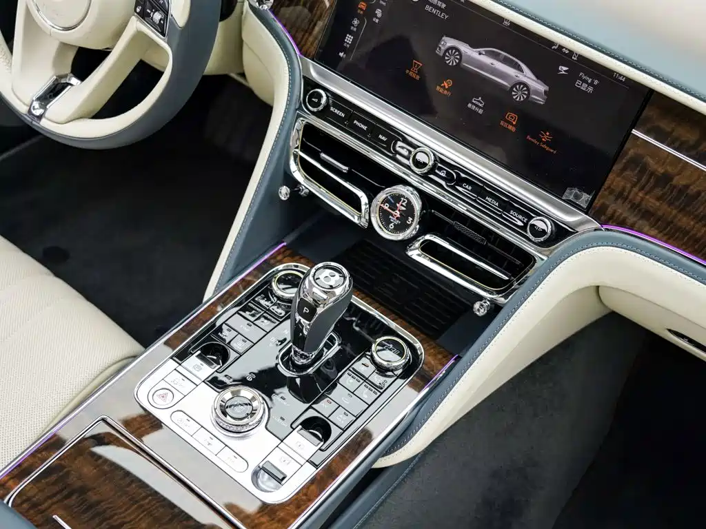Bentley Flying Spur — миниатюра 17