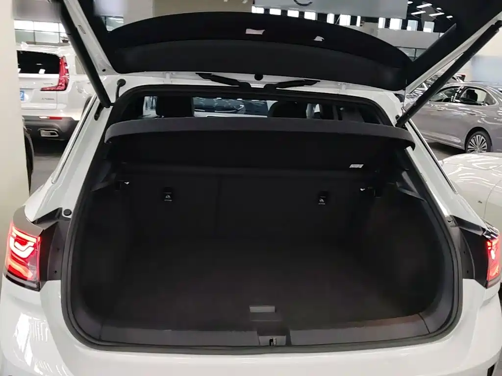 Volkswagen T-Roc — миниатюра 19