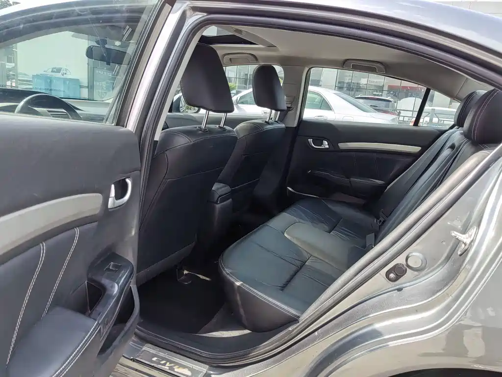 Honda Civic — миниатюра 12