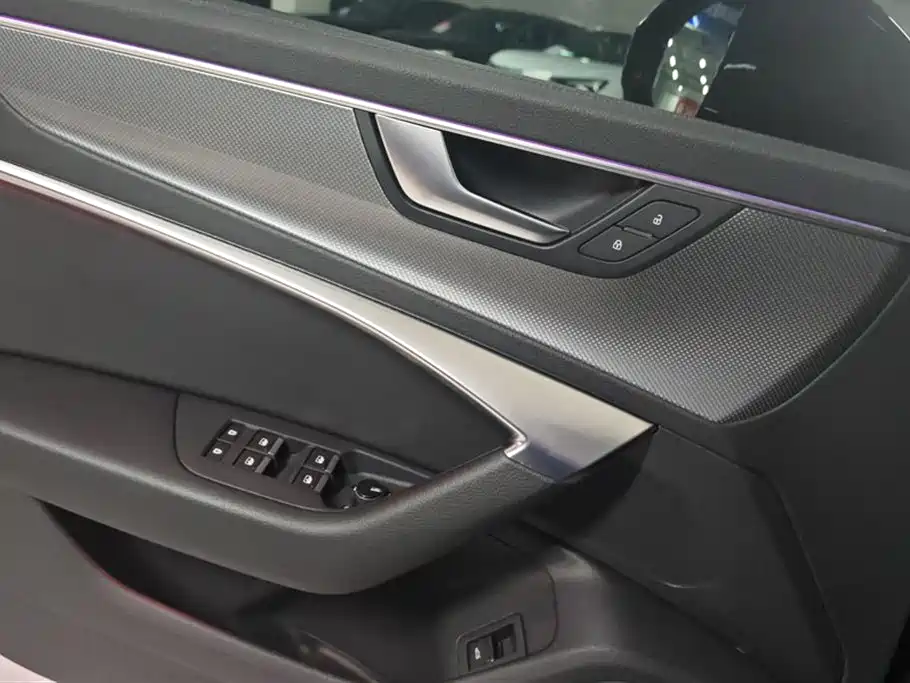 Audi A6L 2022 40 TFSI Luxury