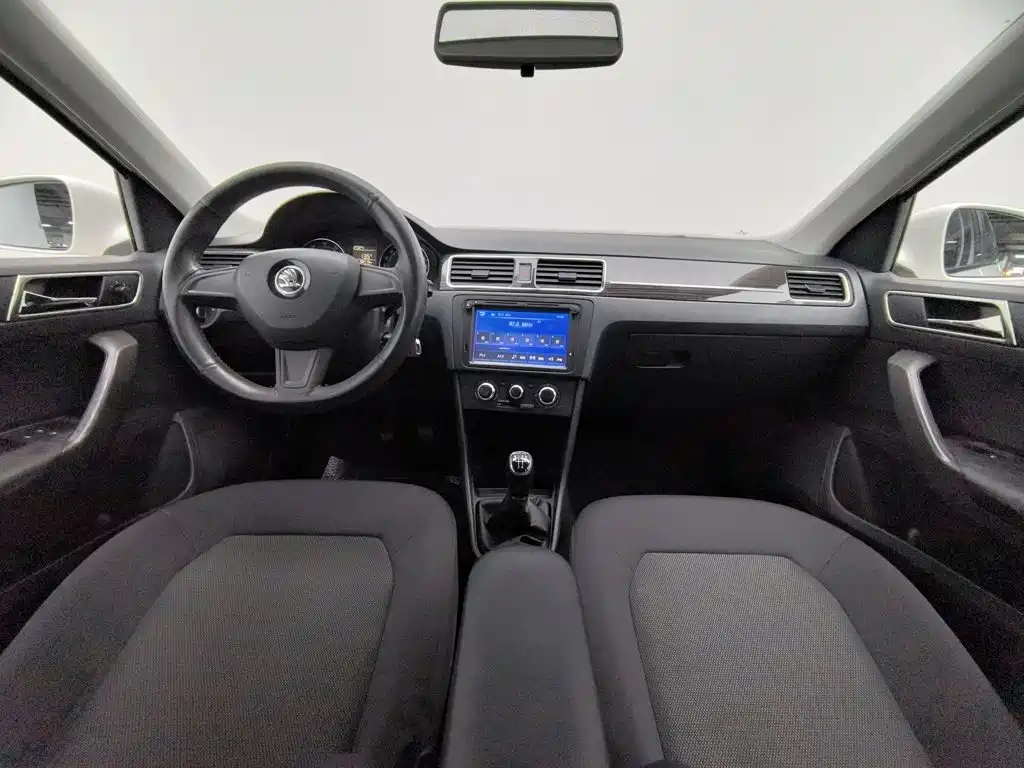 Skoda Rapid Spaceback — миниатюра 5