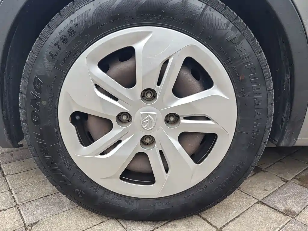 Baojun 310W — миниатюра 16