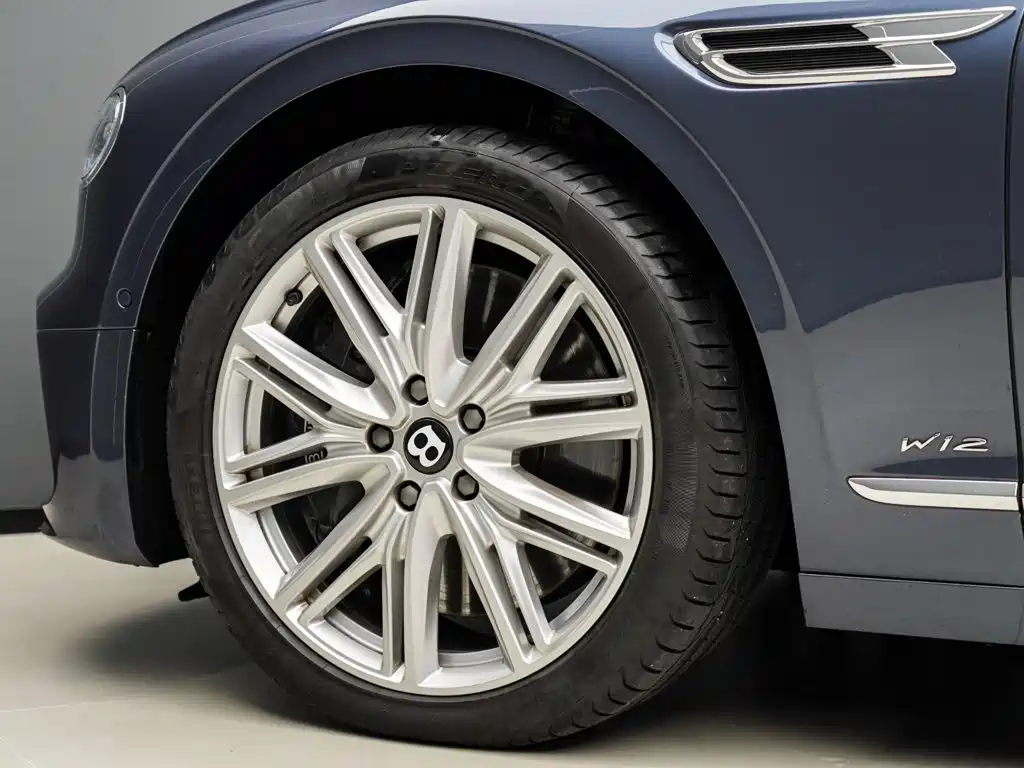 Bentley Flying Spur — миниатюра 6