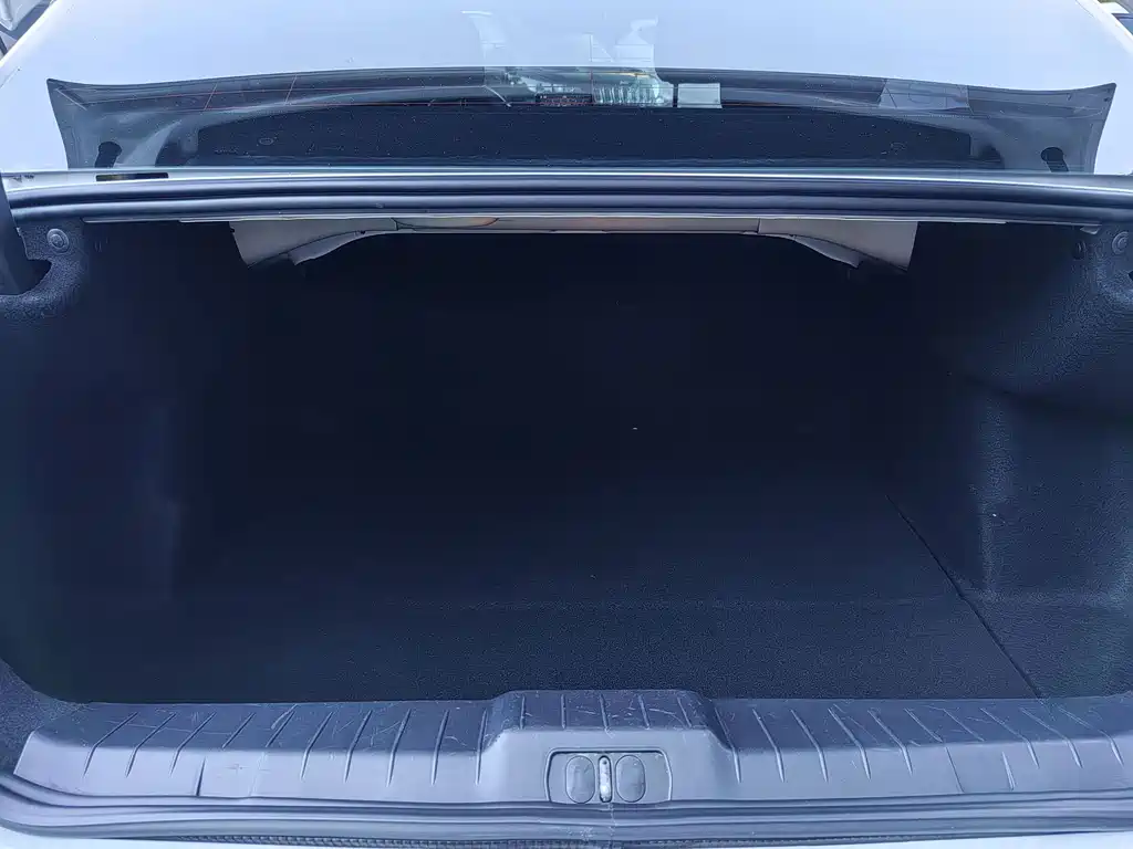 Peugeot 308 — миниатюра 19
