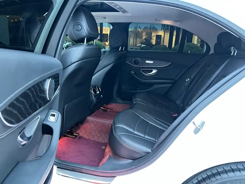 Mercedes-Benz C-Class — миниатюра 10