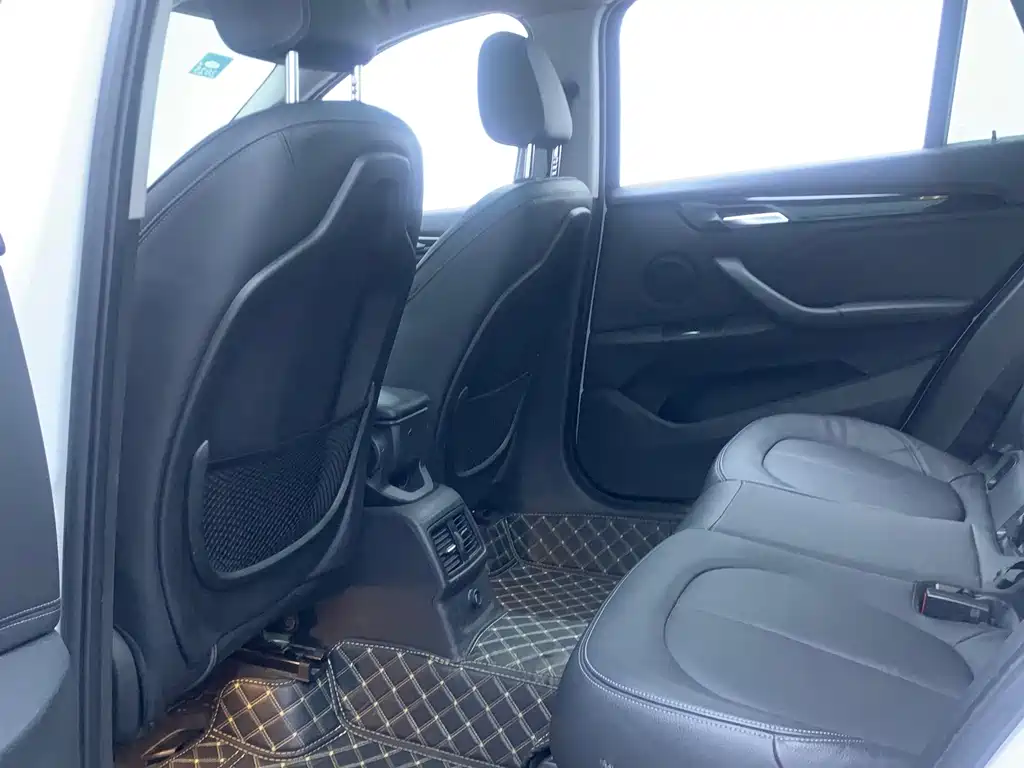 BMW X1 — миниатюра 14