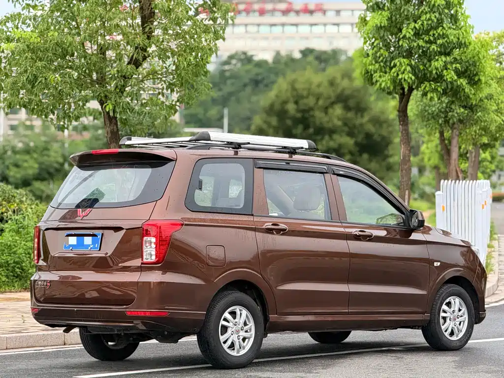 Wuling Hongguang — миниатюра 7