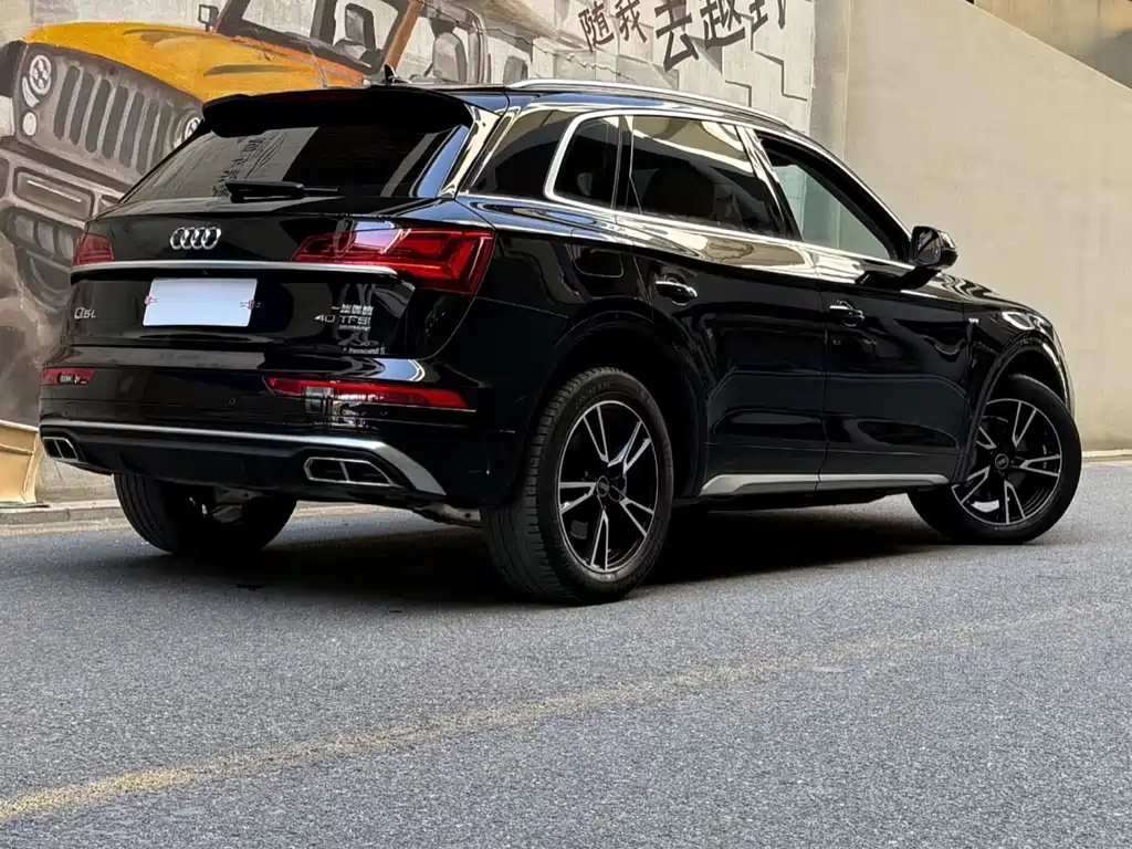 Audi Q5L — миниатюра 2