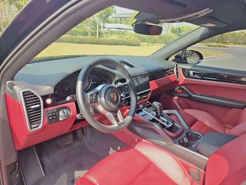 Porsche Cayenne — миниатюра 11