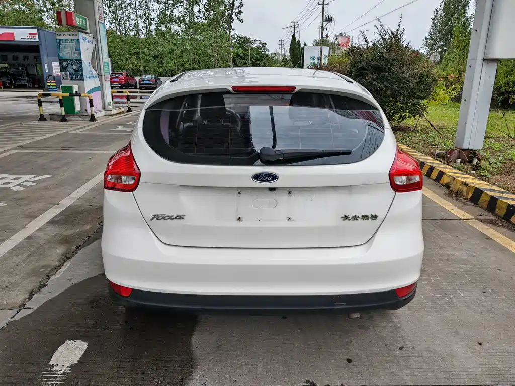 Ford Focus — миниатюра 9