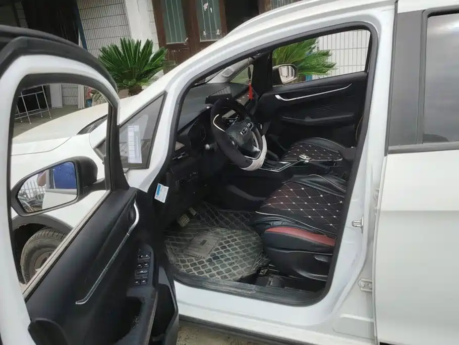 Geely Vision X3 — миниатюра 9