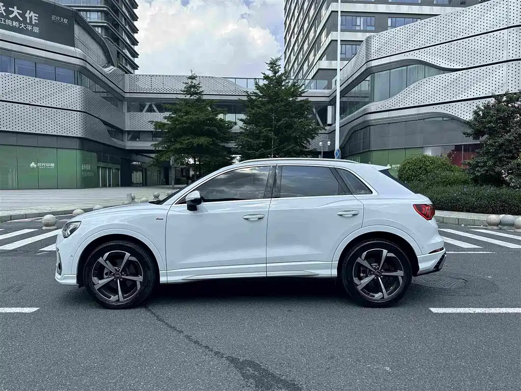 Audi Q3 — миниатюра 10