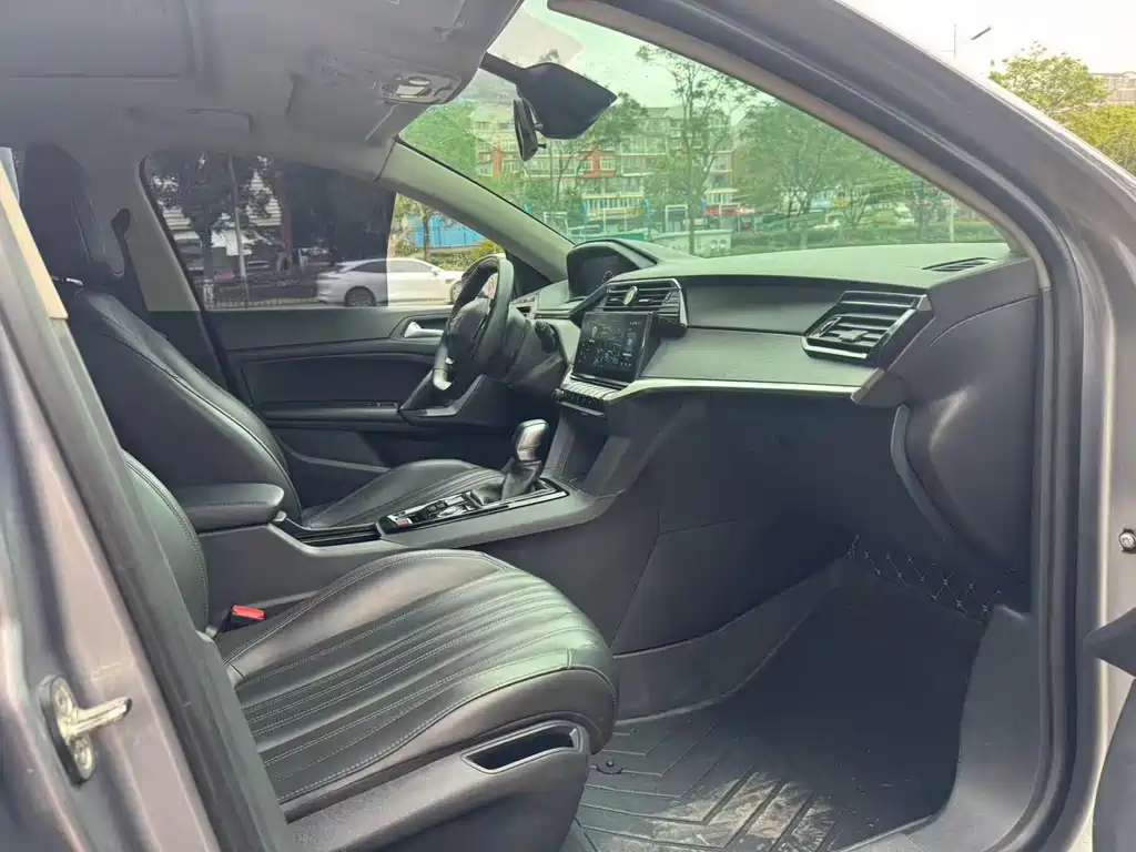 Peugeot 408 — миниатюра 11