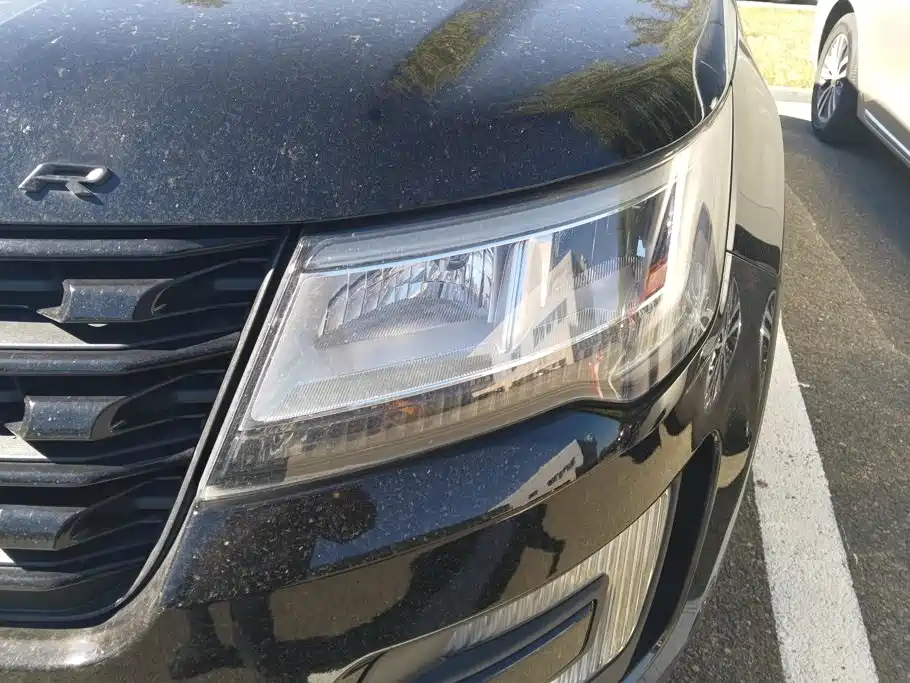 Ford Explorer (Import) — миниатюра 5