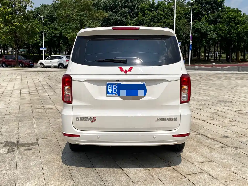 Wuling Hongguang — миниатюра 5
