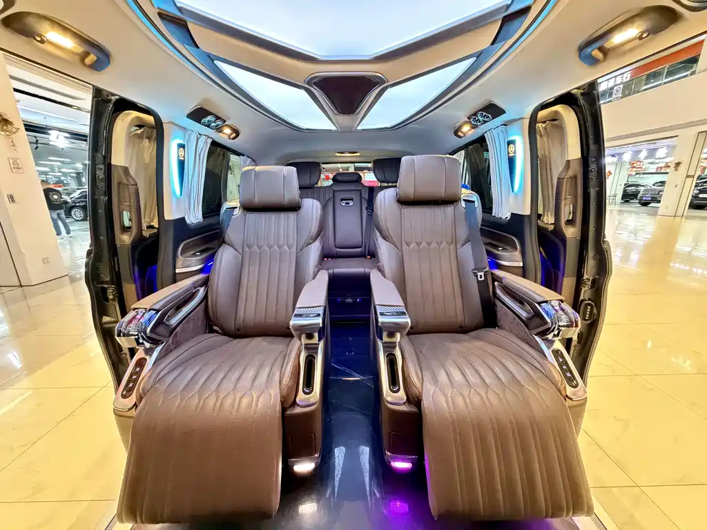 Mercedes-Benz Vito 2023 — фото 10