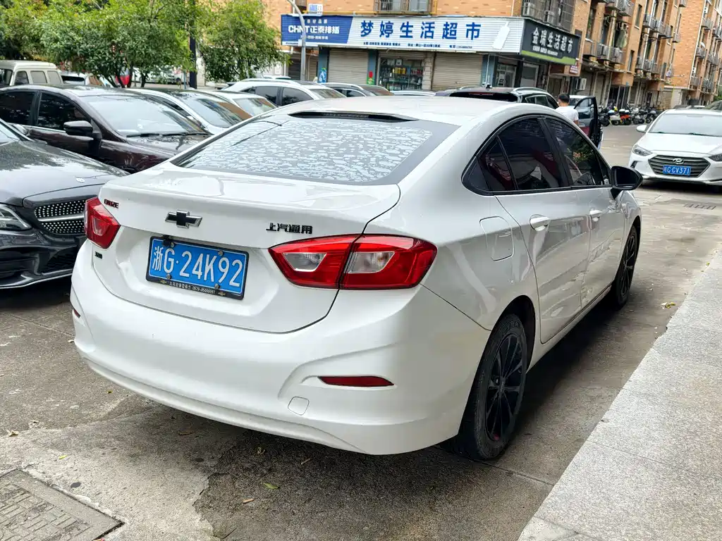 Chevrolet Cruze — миниатюра 5