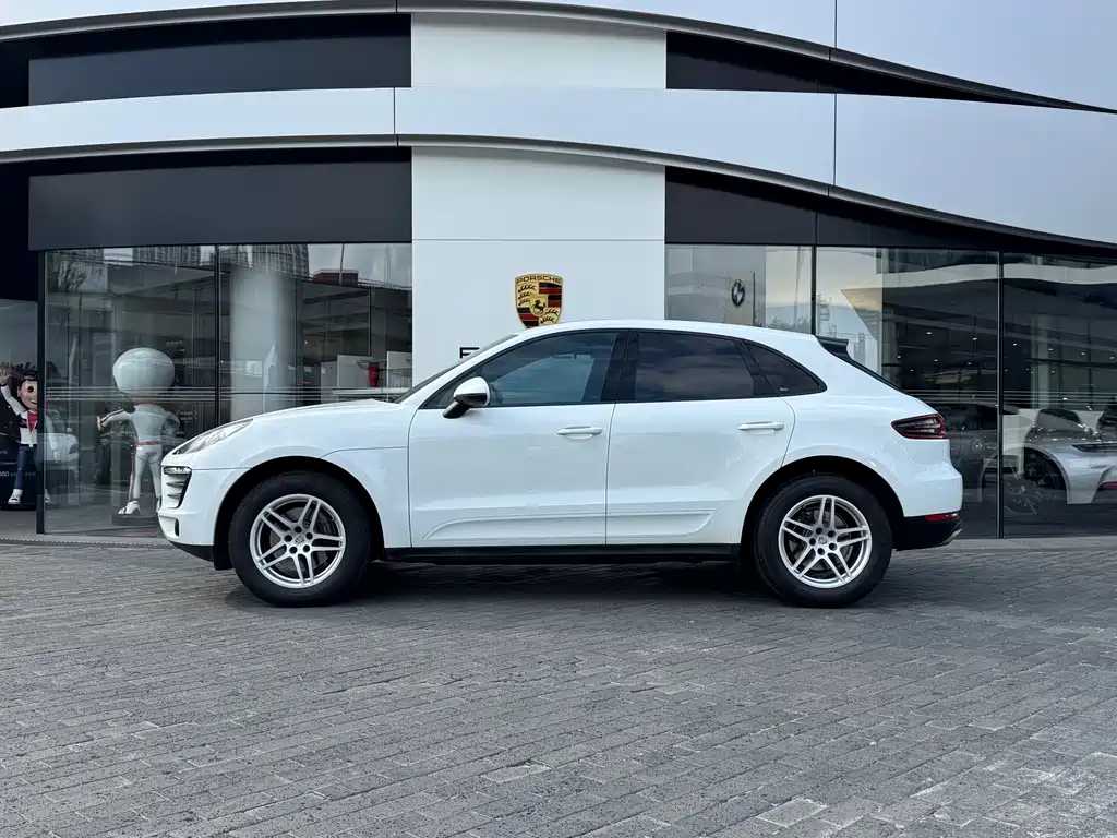 Porsche Macan — миниатюра 4