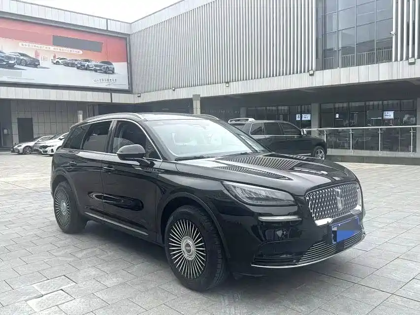 Lincoln Corsair — миниатюра 3