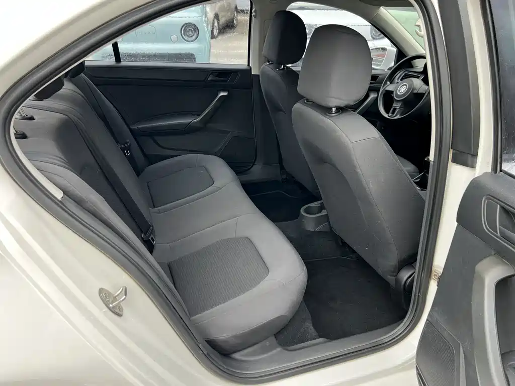 Volkswagen Santana — миниатюра 12