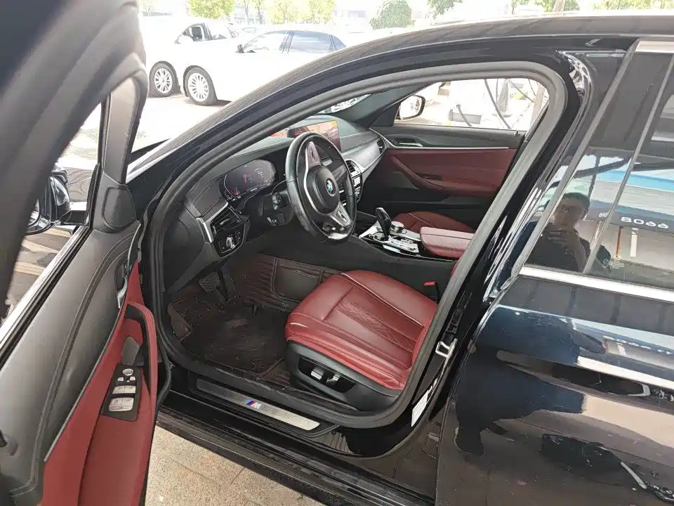 BMW 5 Series — миниатюра 3