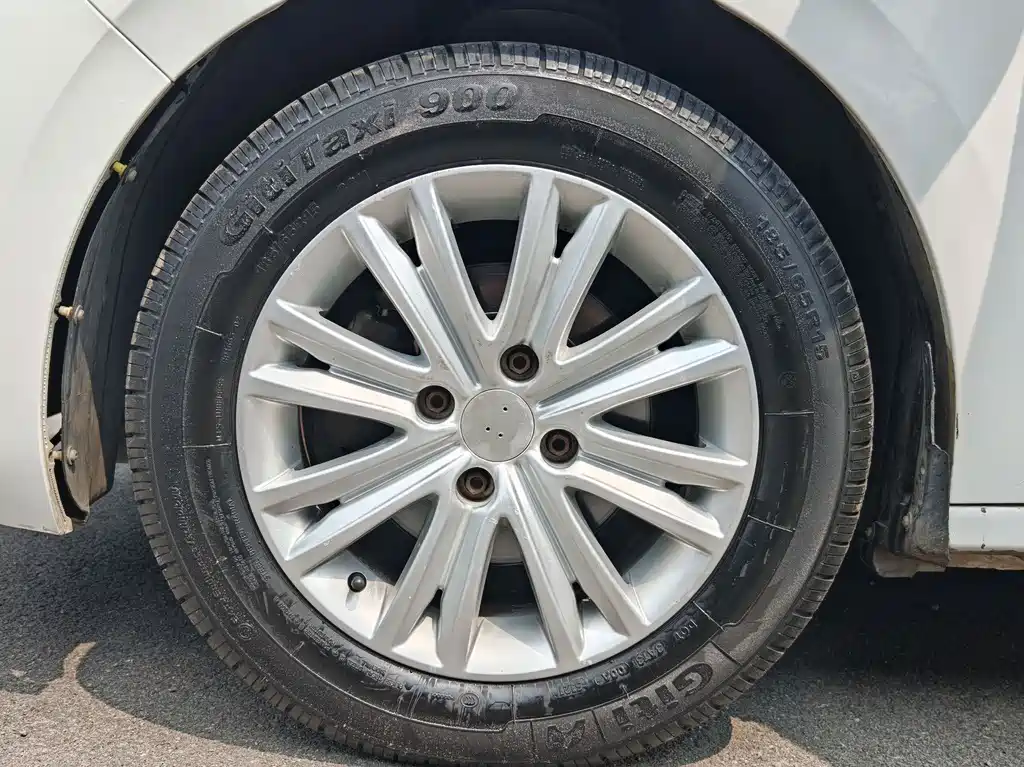 Peugeot 301 — миниатюра 9