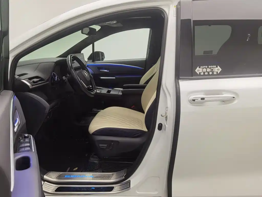 Toyota Sienna — миниатюра 10