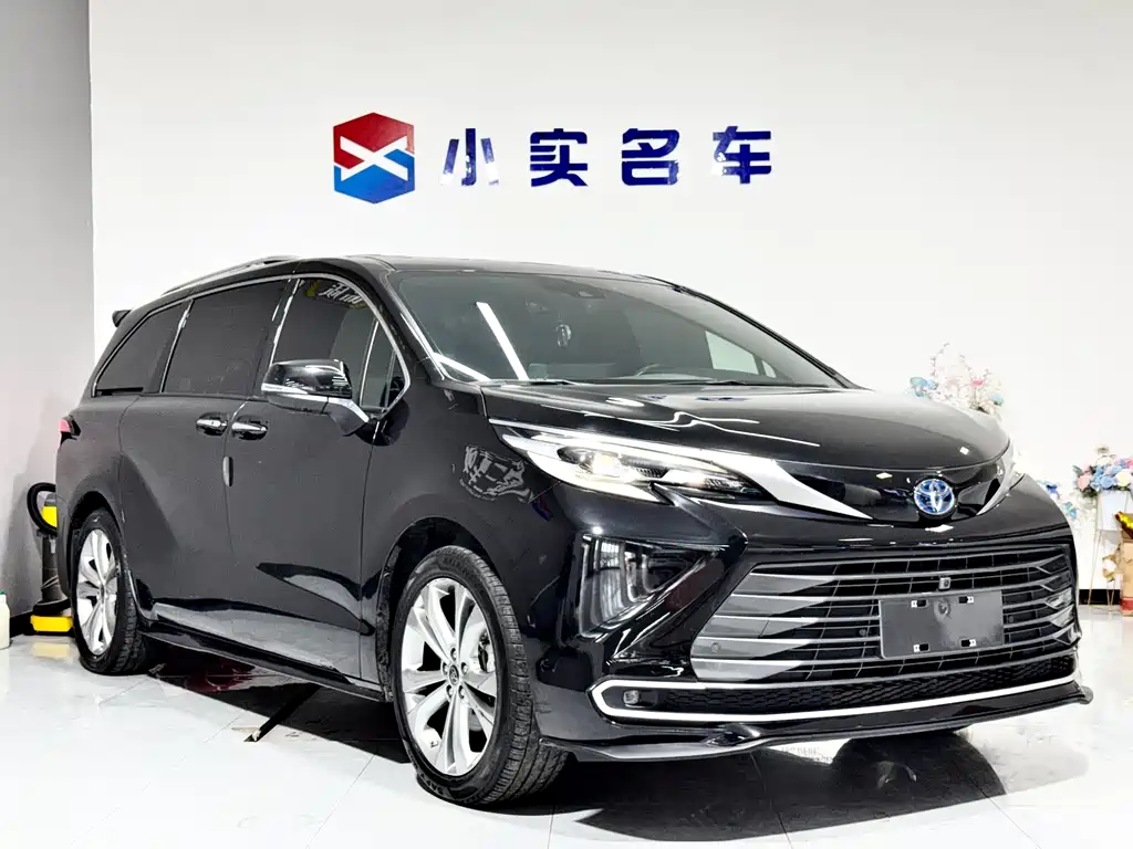 Toyota Sienna — миниатюра 3