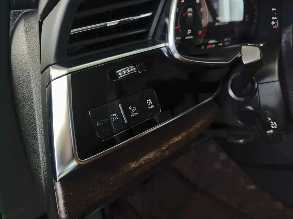 Audi Q7 — миниатюра 8