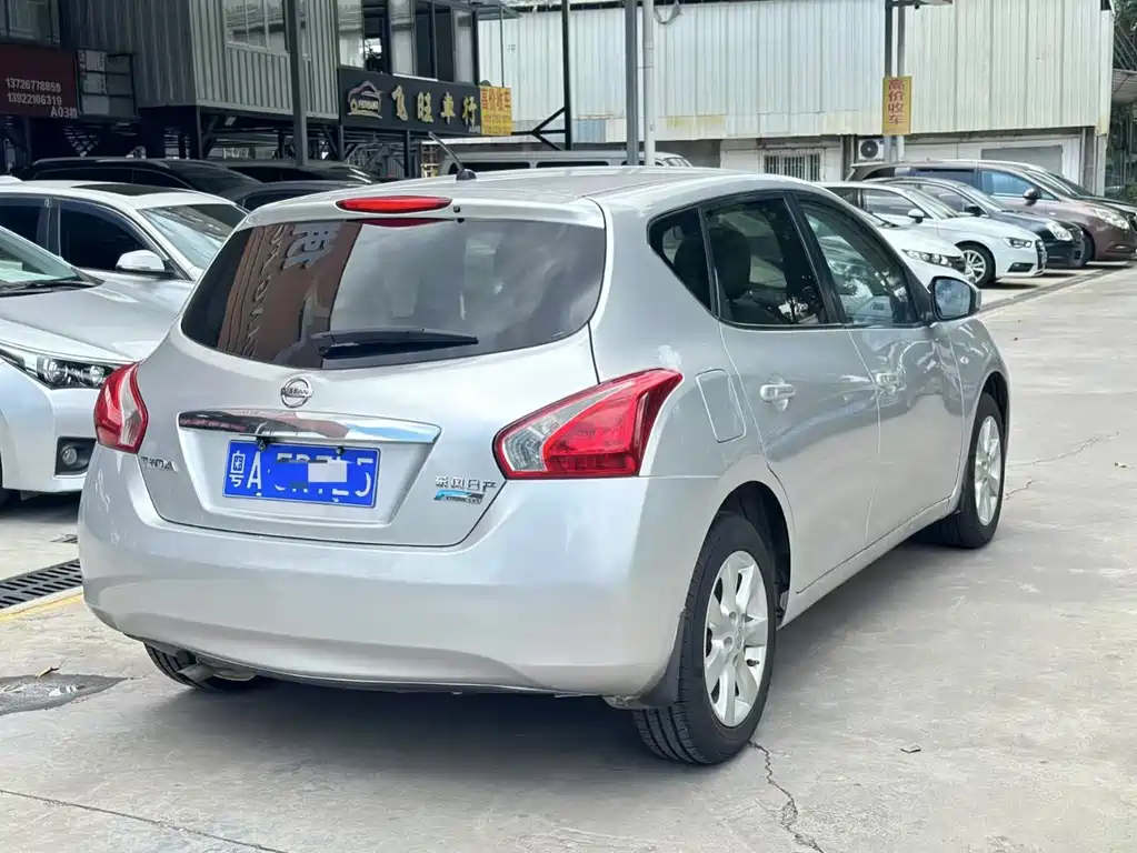 Nissan Tiida — миниатюра 9