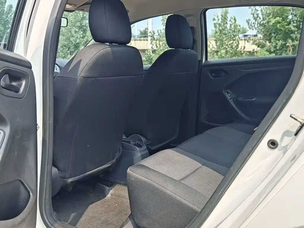 Peugeot 301 — миниатюра 7