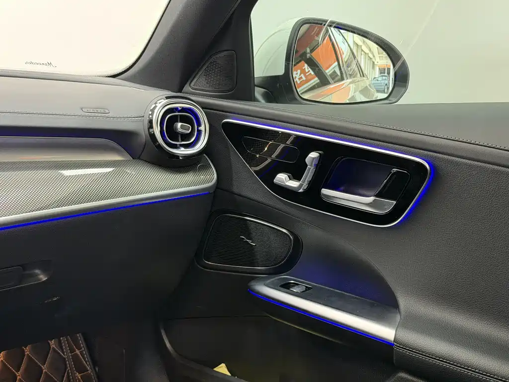 Mercedes-Benz C-Class — миниатюра 14