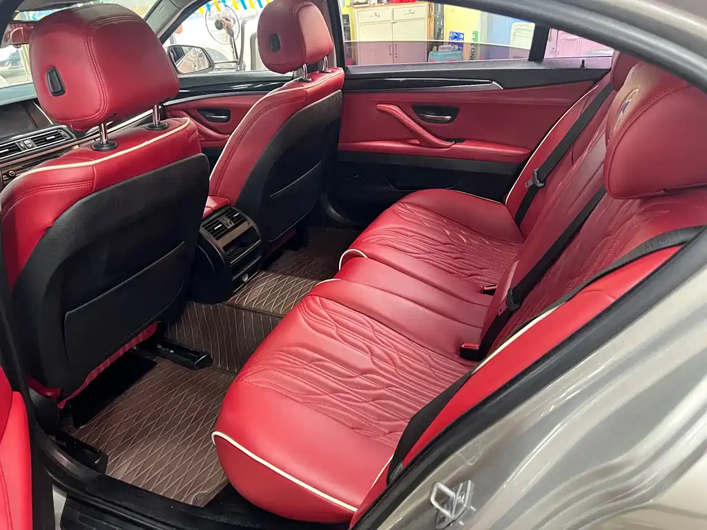 BMW 5 Series — миниатюра 5