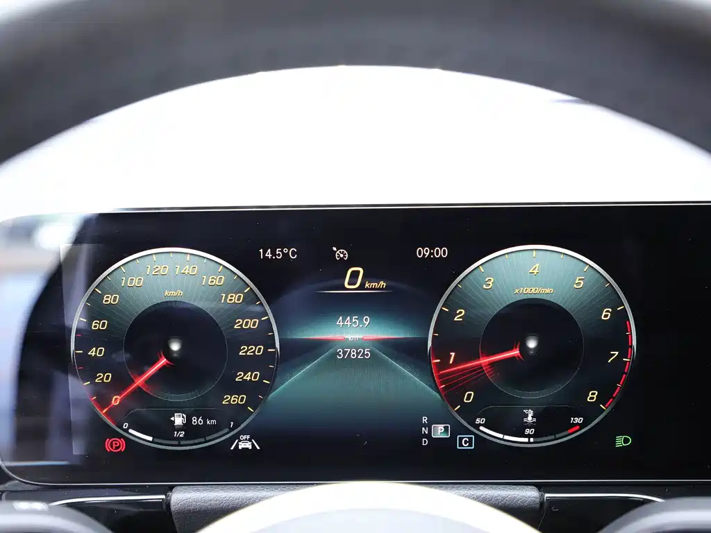 Mercedes-Benz GLA — миниатюра 10