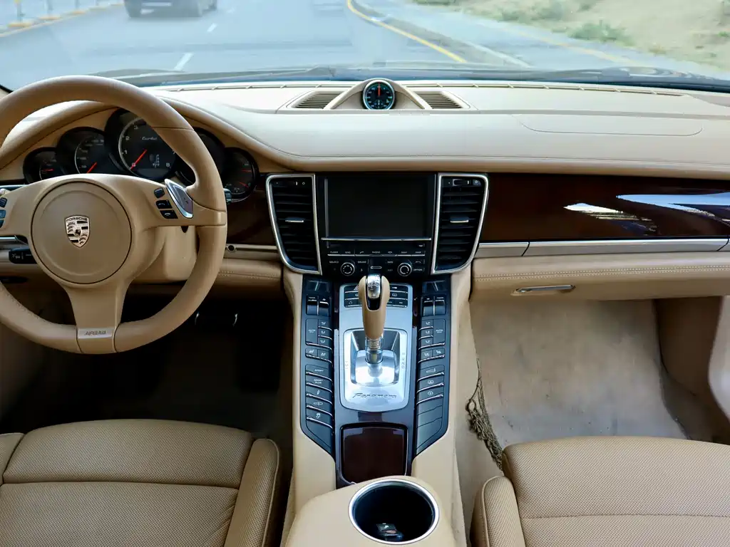 Porsche Panamera 2010 Panamera Turbo 4.8T