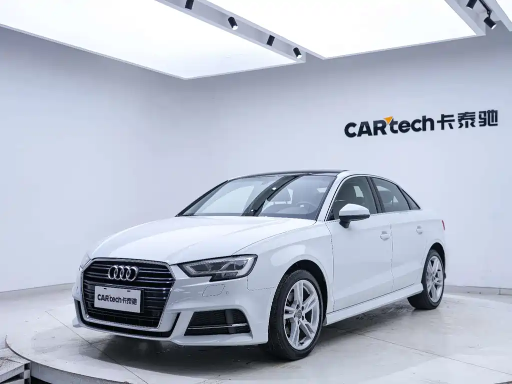 Audi A3 2019 Limousine 35 TFSI Fashion V