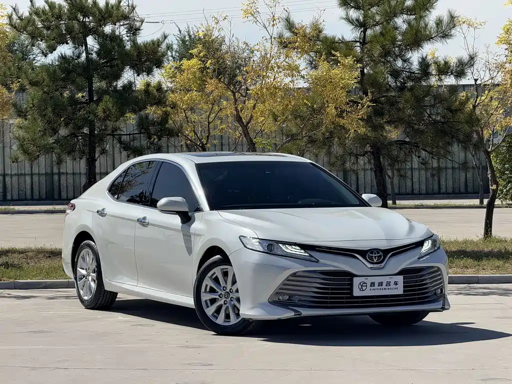 Toyota Camry — миниатюра 3