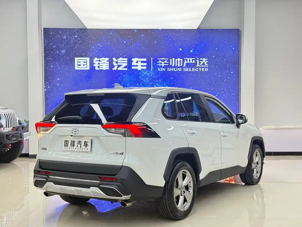 Toyota RAV4 — миниатюра 4