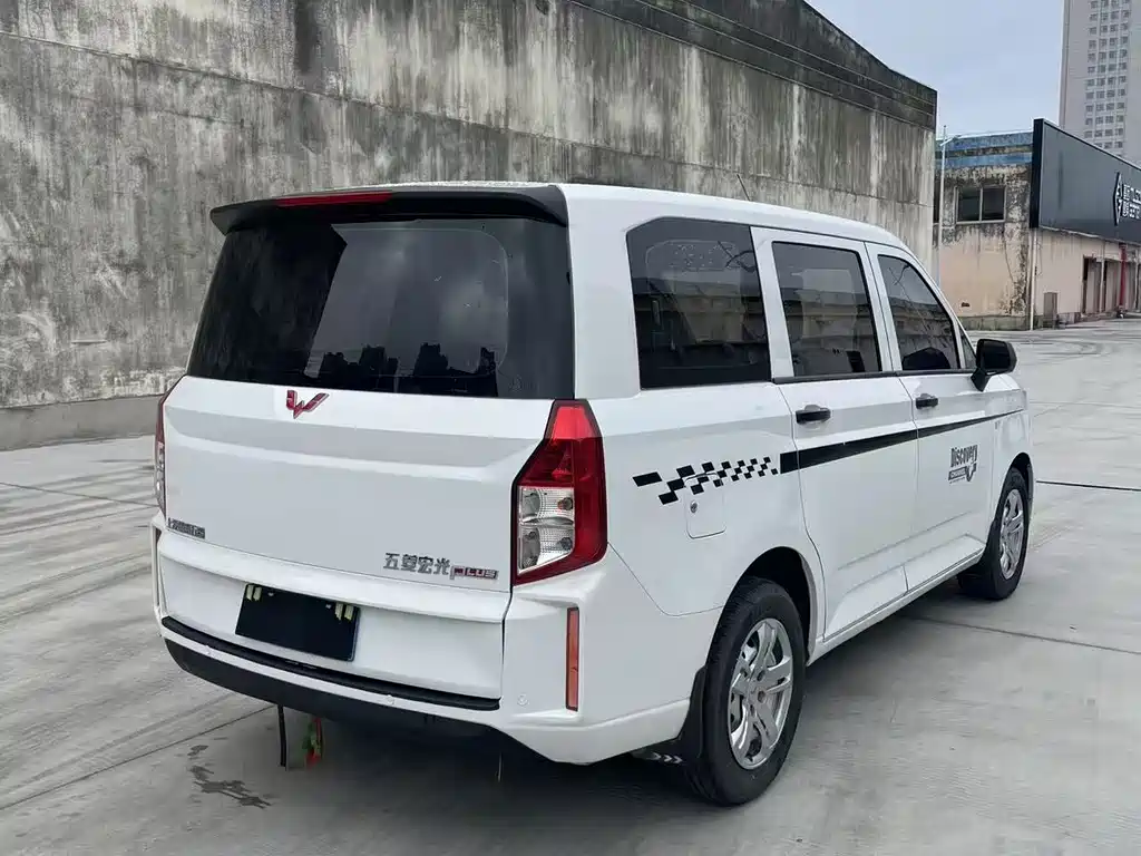 Wuling Hongguang PLUS — миниатюра 7