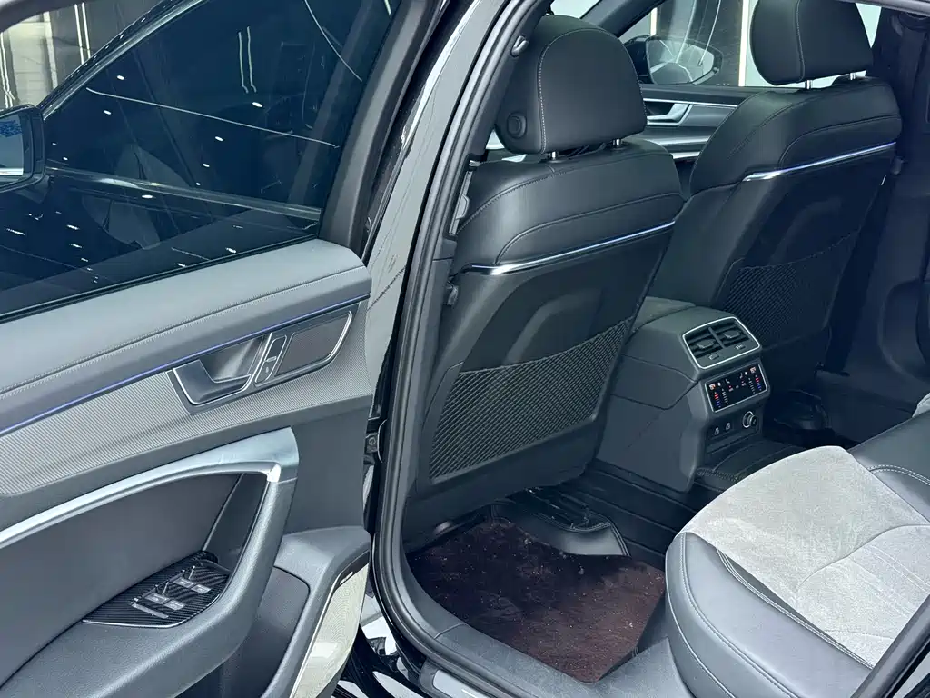 Audi A6L — миниатюра 7