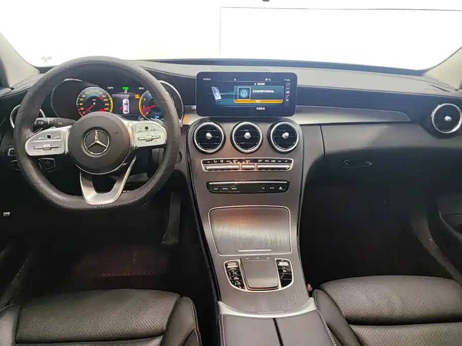Mercedes-Benz C-Class — миниатюра 12