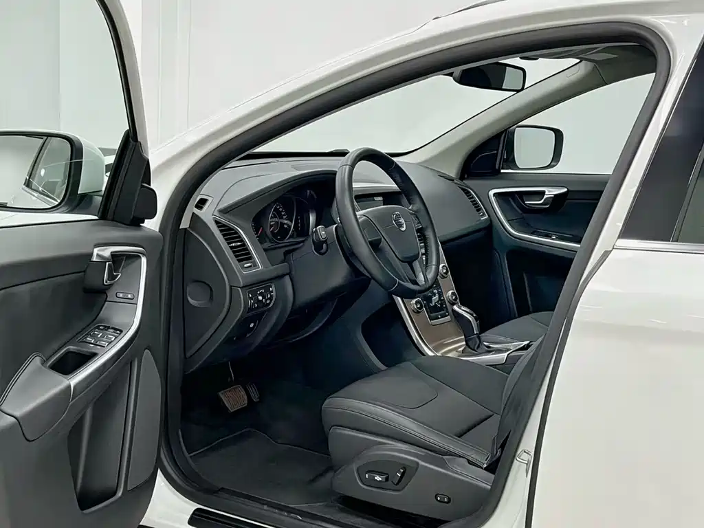 Volvo XC60 — миниатюра 8