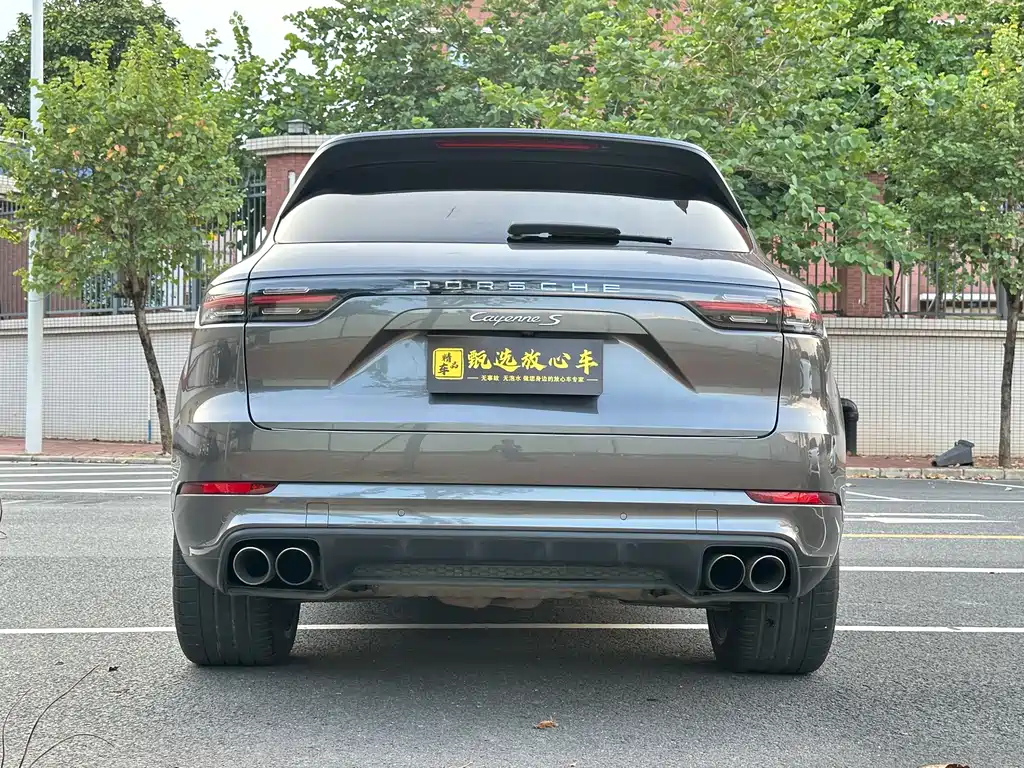 PORSCHE CAYENNE