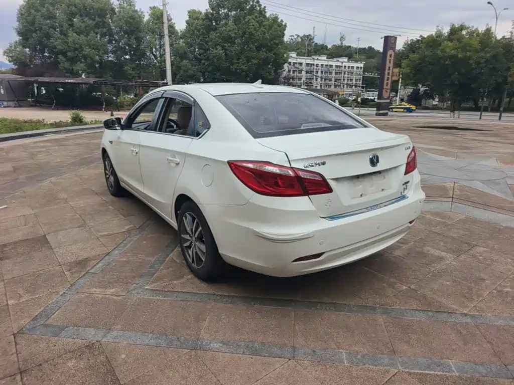 Changan Eado — миниатюра 5